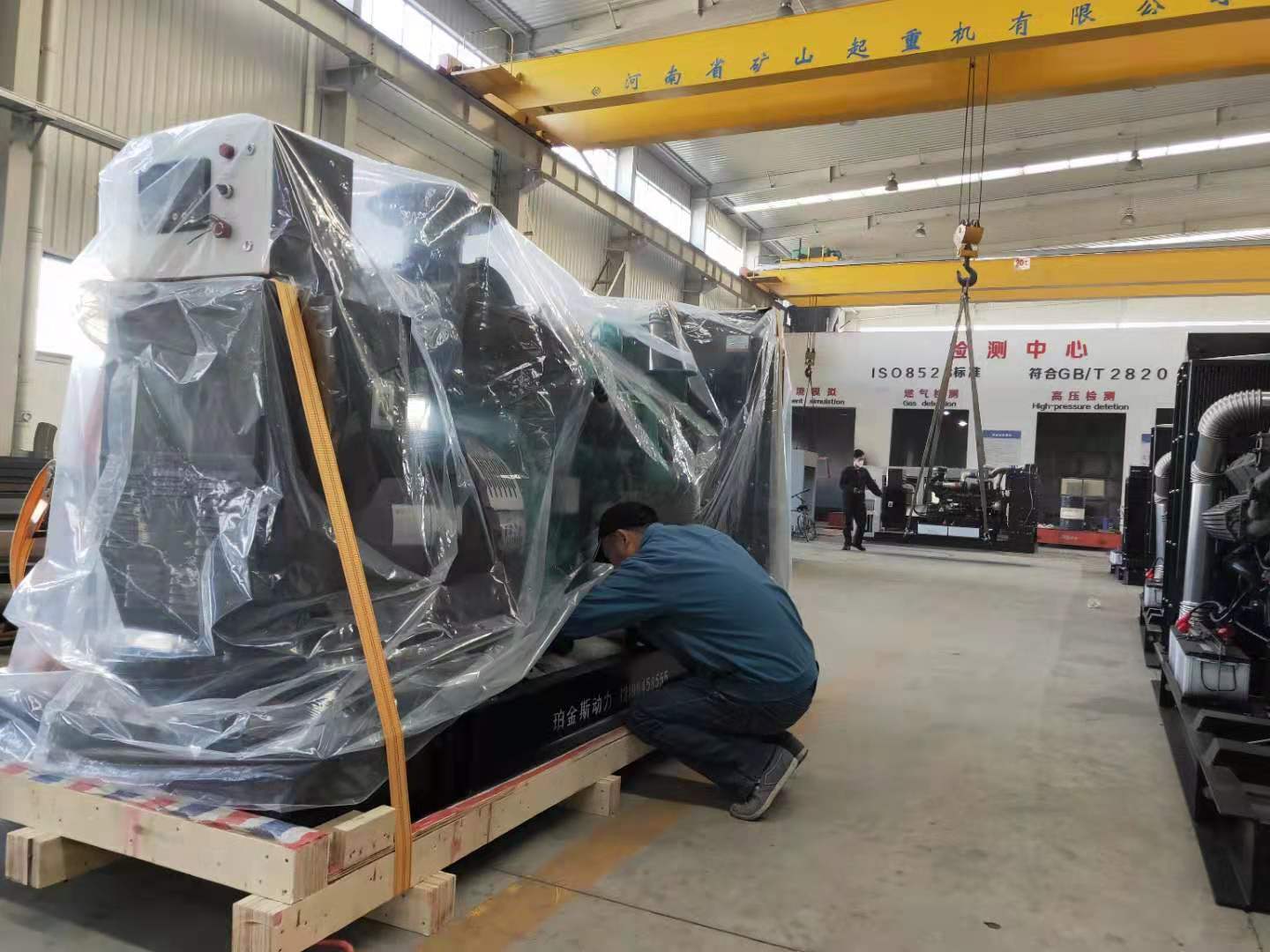 出貨！一臺康明斯250千瓦柴油發電機組按時完工，發往江蘇南通