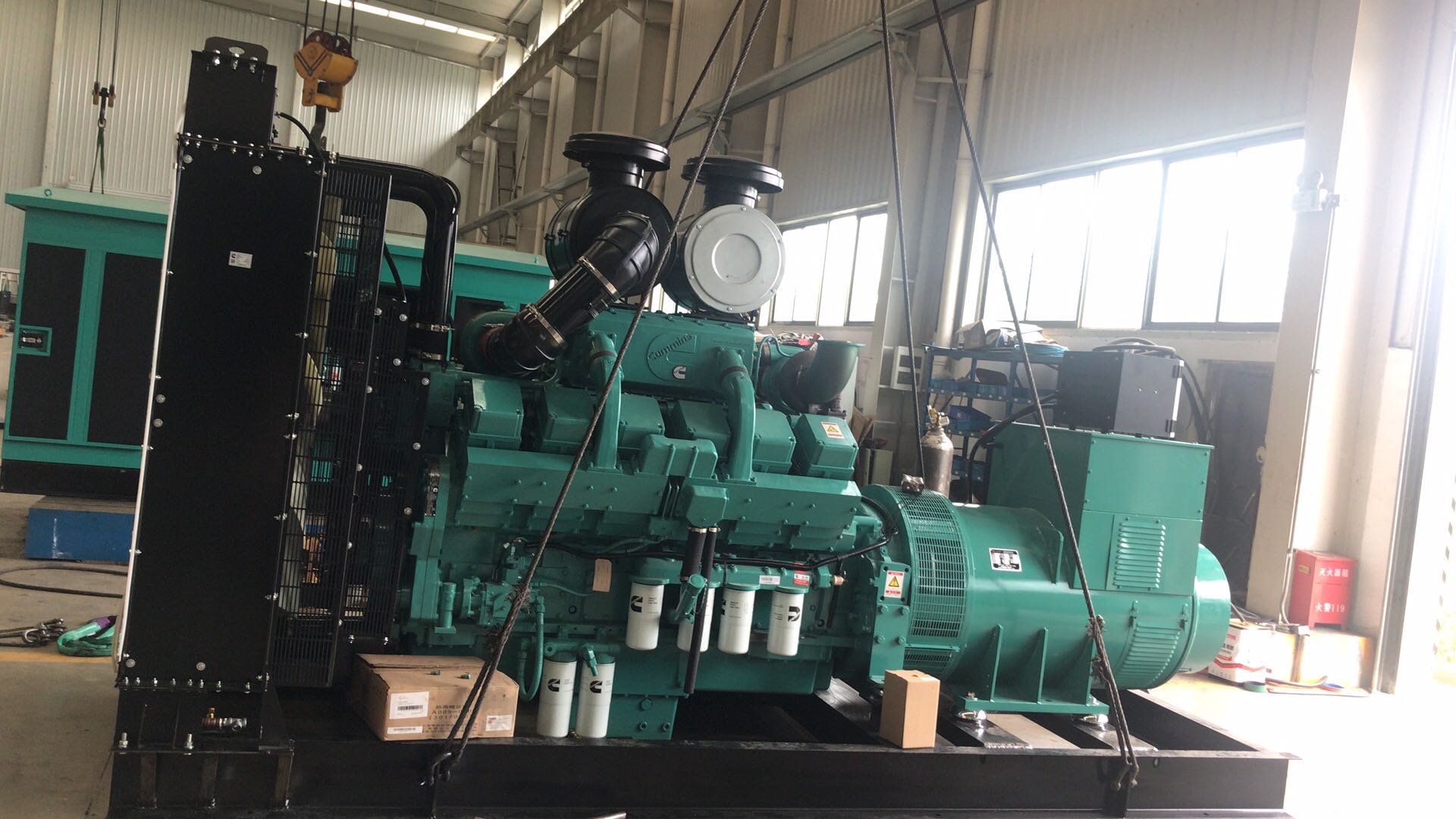 康明斯機組客戶來廠驗收，共同見證出廠檢測